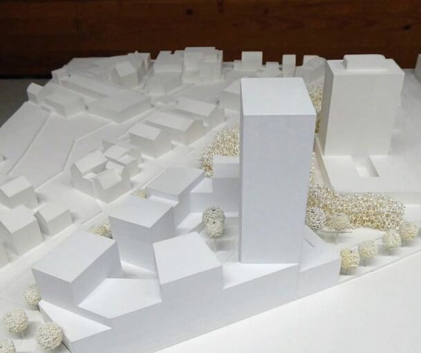3-D-Modell des neuen Quartiers zwischen Keplerstraße und Bahngleisen. Vorne das neue Hochhaus, hinten das mhplus-Hochhaus. Foto: Stadt
