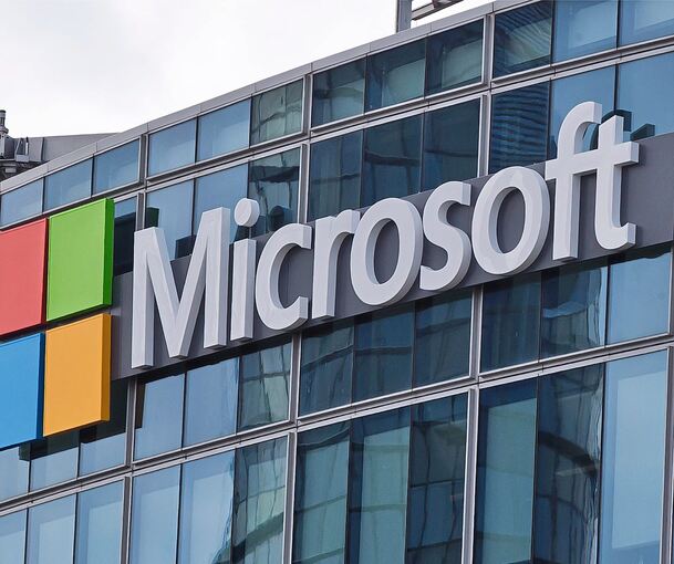 Eine weltweite Störung bei Microsoft hat am Mittwoch zu einem Ausfall zahlreicher Dienste des Software-Konzerns geführt. Foto: Michel Euler/AP/dpa
