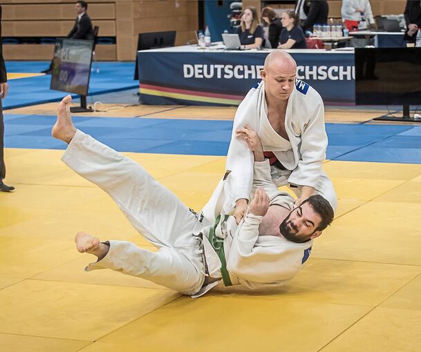 Marvin Kurz (oben) vom Judoteam Steinheim holt in Potsdam Bronze bei den deutschen Hochschulmeisterschaften und geht nun bei den deutschen Einzelmeisterschaften mit einigen Ambitionen auf die Matte. Foto: Sportfotos24/Wetzel