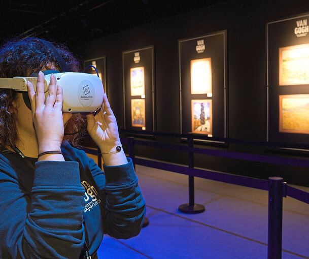 Reizvoller ist aber eigentlich die Virtual Reality-Brille. Foto: Andreas Becker