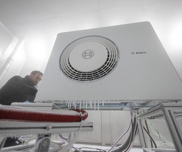 In der Kältekammer werden Wärmepumpen von Bosch geprüft. Foto: Marijan Murat