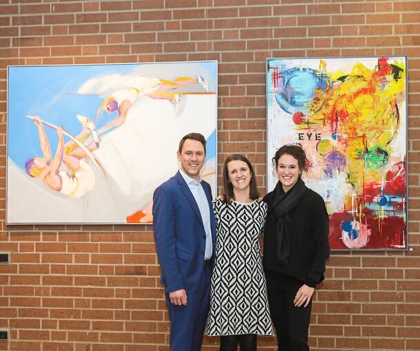 Spannende Perspektiven: Nicolas Goll, Ricarda Zeh und Annina Fründ (von links) in der Schau. Foto: Ramona Theiss