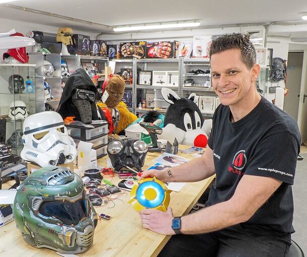 Marc Opletal in seiner Werkstatt. Foto: Holm Wolschendorf