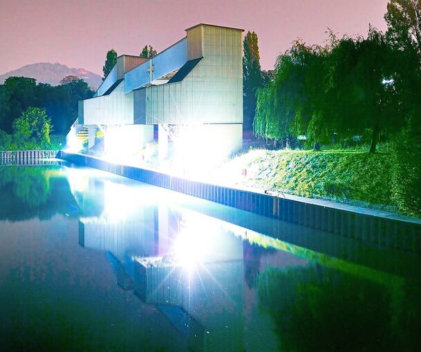 Auch seine Arbeit „Hafen“ ist in der Galerie zu sehen. Foto: Wolfgang Folmer/p