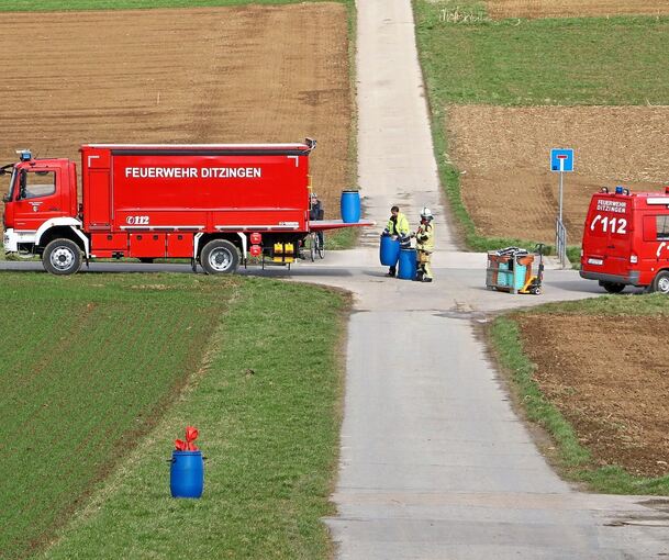 Vor Ort wurden die Behälter umgeladen.