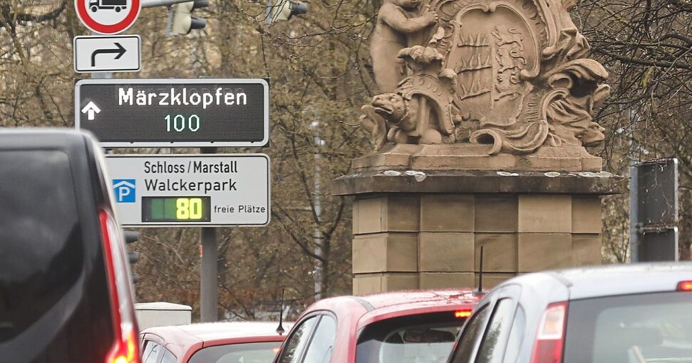 Das neue Parkleitsystem verweist Besucher aufs „Märzklopfen“, es hat den ersten Test bestanden. Foto: Ramona Theiss