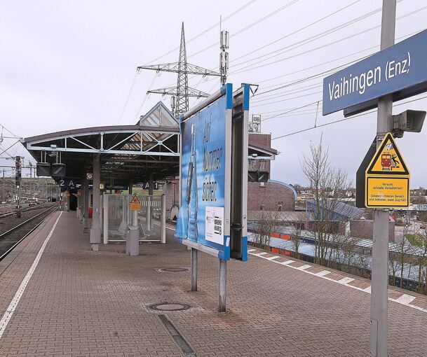 Gähnende Leere auch am Bahnhof Vaihingen. Fotos: Alfred Drossel