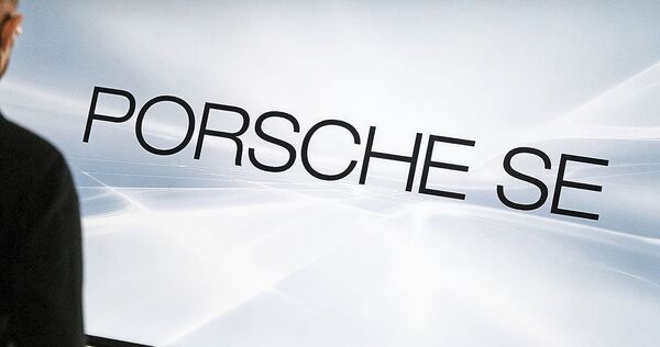 Das Arbeitsgerichtsverfahren zwischen der Porsche Automobil Holding SE und zwei Frauen, die Vorwürfe gegen einen Top-Manager wegen angeblichen unangemessenen Verhaltens erhoben hatten, zieht sich in die Länge.