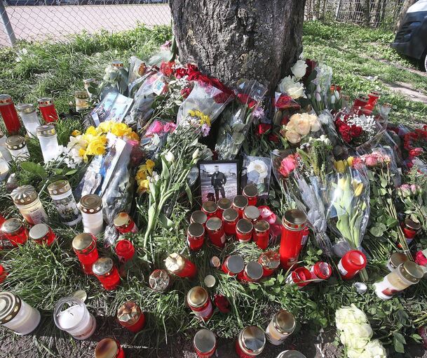 Eine Gedenkstätte für den getöteten Lukas an Ostern vergangenen Jahres. Archivfoto: A. Drossel