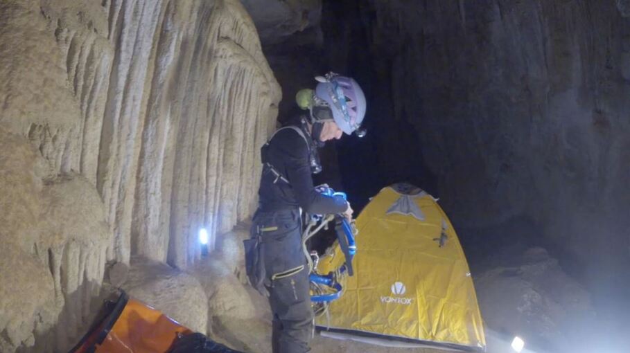 Spanierin verbrachte 500 Tage unter der Erde Spanierin verbrachte 500 Tage unter der Erde