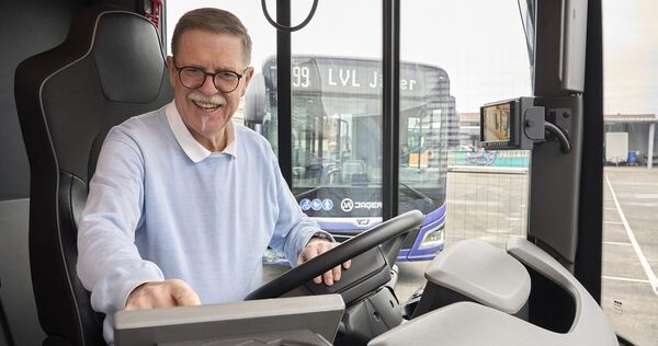 Der Fahrdienstleiter in der Zentrale hält die Fäden in der Hand und kann, entsprechend der Informationen, die er in Echtzeit erhält, auf Zwischenfälle reagieren.  Foto: Andreas Becker