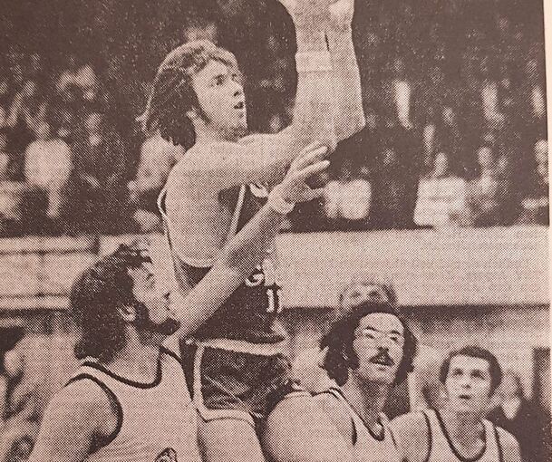 1973: links Hubertus von Stackelberg gegen die Gilette All Stars.