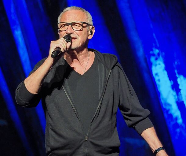 Poesie trifft Musik: Konstantin Wecker im Forum. Foto: Holm Wolschendorf