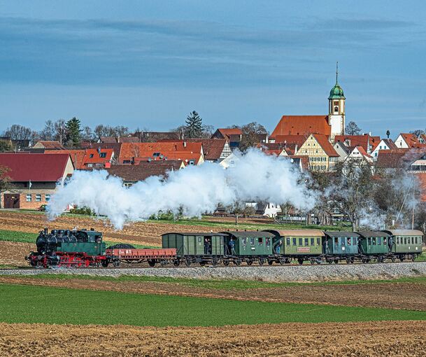 Am 1. Mai beginnt die Saison für den „Feurigen Elias“, allerdings ohne Dampflokomotive. Archivfoto: Wolfgang Vogt (p)