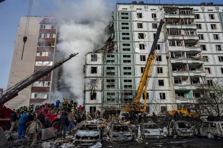Ukraine Krieg - Angriff auf Wohnhaus in Uman