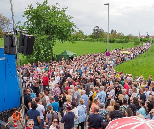 Bei den Kundgebungen gegen eine Landeserstaufnahme steht jetzt meist auch der Arbeitskreis Frauen auf der Bühne. Foto Archiv / Holm Wolschendorf
