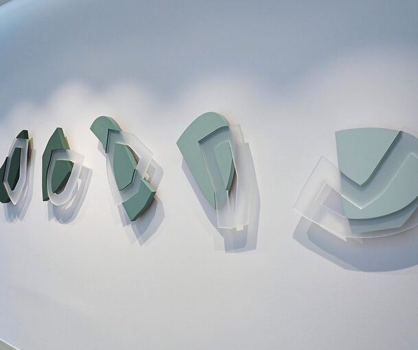 Räumliches Denken: Charlie Edmiston in der Galerie Perg. Foto: Andreas Becker