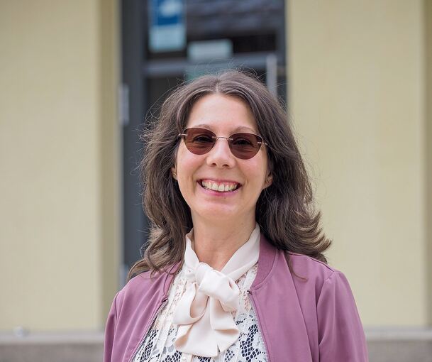 Angela Leibel fängt zum 1. September als Leiterin der Ortsbücherei in Pleidelsheim an. Foto: Holm Wolschendorf