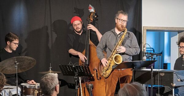 Bastian-Brugger-Quartett-in-Besigheim-Jazz-Funk-und-Punk-am-Saxofon