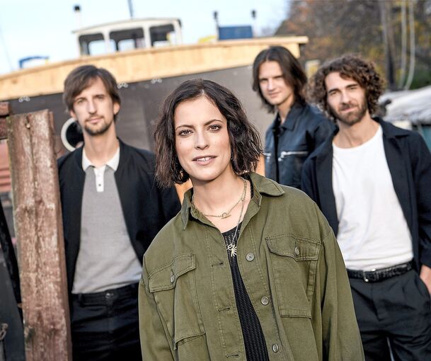 ...zu Gast auf der Freilichtbühne des Killesbergs sind aber auch Rock- und Pop-Größen wie Silbermond... Foto: Britta Pedersen/dpa