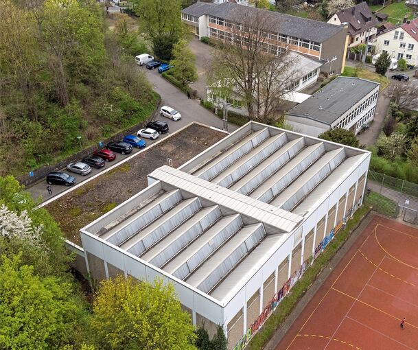 Schule und Sporthalle am Kasteneck werden abgerissen und für 38 Millionen Euro durch Neubauten ersetzt.