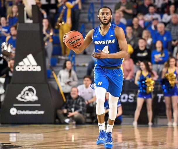 Riesen-Neuzugang Desure Buie. Foto: Hofstra Universty/Ken Inness