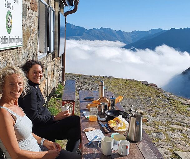 Unvergessliche Momente auf der Hauerseehütte: Frühstück über dem Nebelmeer. Foto: DAV/Julia Wurster/p