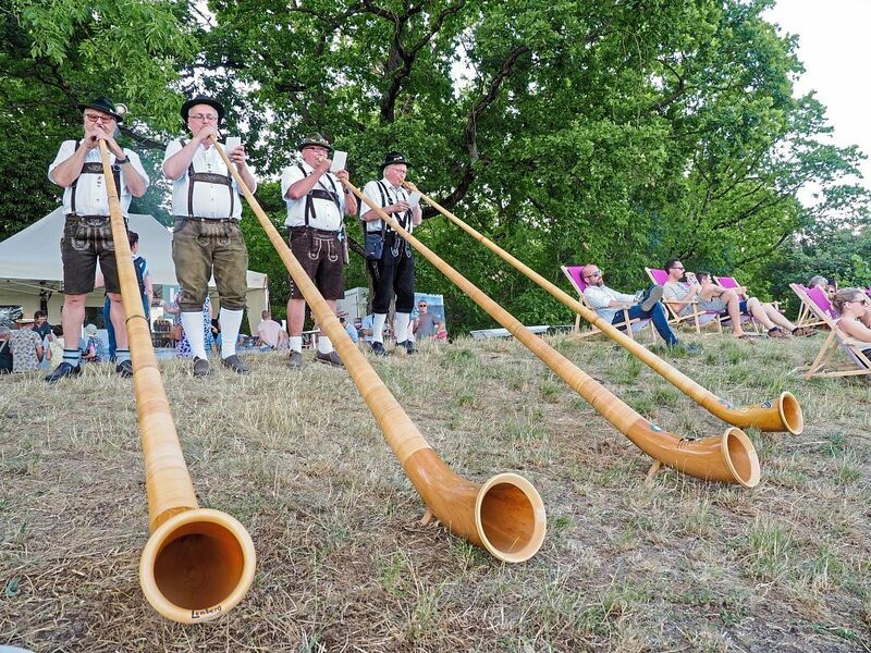 Urige musikalische Begleitung gab es auch.