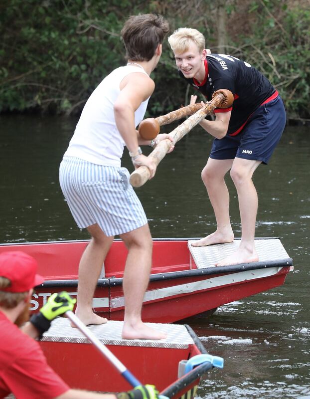 Straßenfest mit Fischerstechen in Neckarrems. Foto: Ramona Theiss