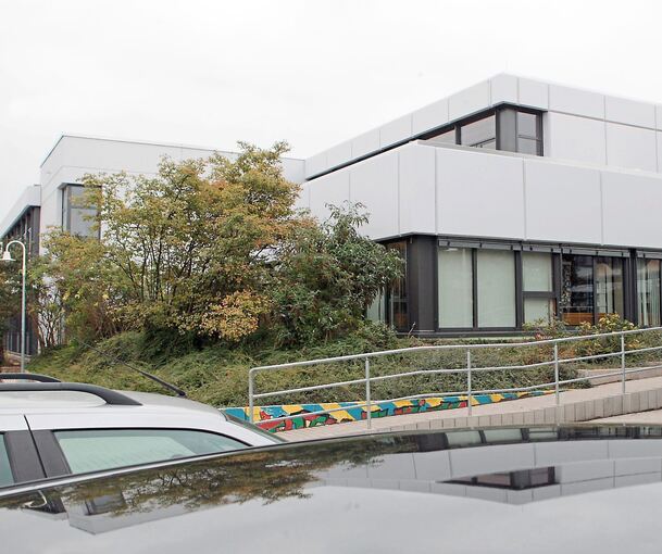 Von den Absolventinnen und Absolventen gibt‘s kein Foto, aber von der Schule. Archivfoto: Alfred Drossel