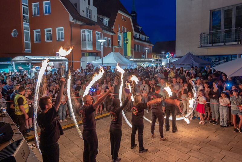 Feuerjonglage beim Stadtfest in Asperg. Foto: Andreas Essig