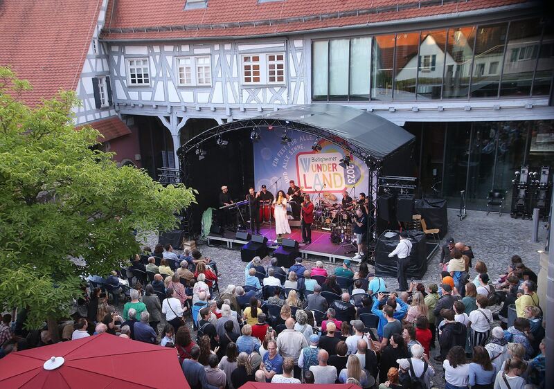 Eine Innenstadt voller Musik beim Bietigheimer Wunderland. Foto: Alfred Drossel
