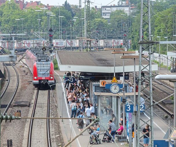 Am Montag hat es einen brutalen Angriff auf dem Ludwigsburger Bahnhof gegeben. Archivfoto: Holm Wolschendorf