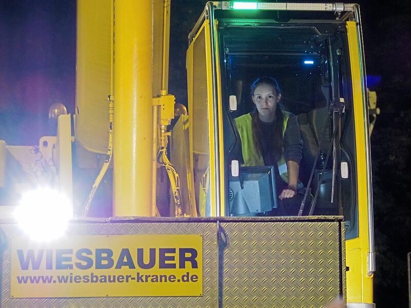 Kranführerin Annika Geiger hatte das Kommando.