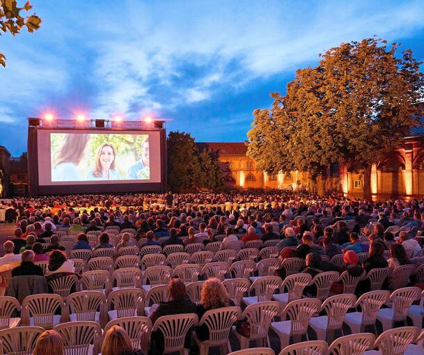 Bald wieder: Das Sommernachts-Open-Air-Kino im Hof des Kunstzentrums Karlskaserne.