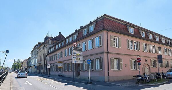 Weniger Geld für Migrationszentrum: Mitarbeiter fürchten um Jobs