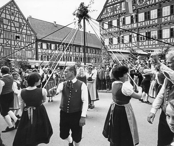 Das Straßenfest findet traditionell – so wie hier im Jahr 1980 – auf und um den Marktplatz statt. Archivfoto: LKZ