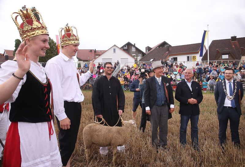 Das Königspaar gewinnt ein Schaf.