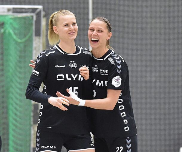 Einst vereint im Team der SG BBM, nun Gegner im Supercup: Kim Naidzinavicius (links) und Xenia Smits. Foto: Eibner