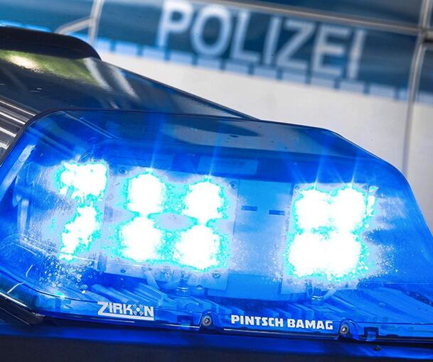 Die Polizei war zwischen Bietigheim und Ludwigsburg im Einsatz: Gleich vier Fahrzeuge waren in den Unfall verwickelt. Foto: Friso Gentsch/dpa