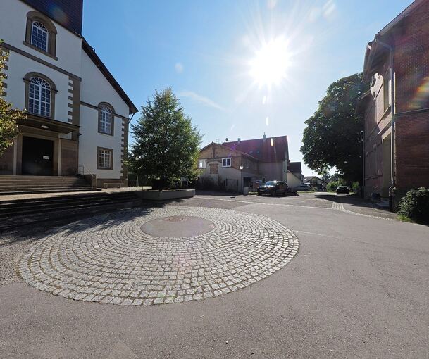 Der Platz zwischen der Michaelskirche und der Alten Schule wird aufgewertet. Foto: Holm Wolschendorf