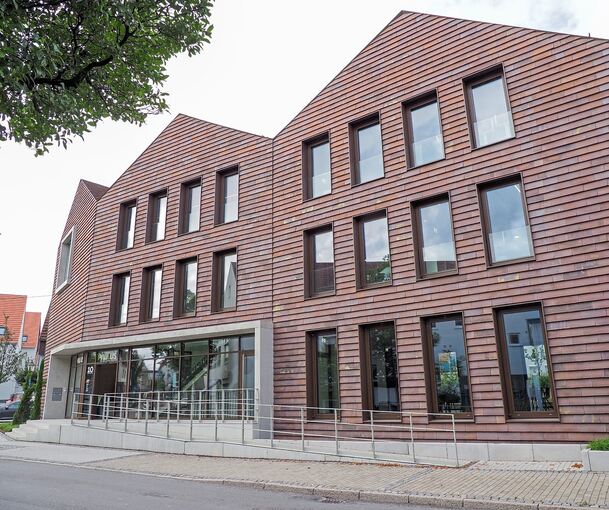 Das neue Geschäftshaus in Pleidelsheim soll durch einen Verkauf auch Geld in die Insolvenzmasse bringen. Foto: Holm Wolschendorf