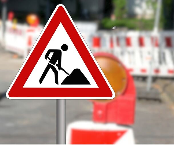 Die Baustelle hat Auswirkungen auf den Verkehr. Die Baustelle hat Auswirkungen auf den Verkehr.
