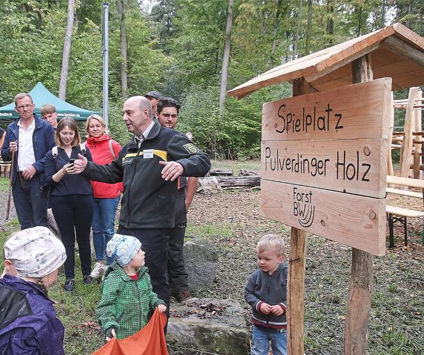 Der erneuerte Waldspielplatz Pulverdinger Holz wurde am Freitag freigegeben.Foto: Alfred Drossel