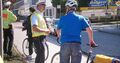 Aufklärung im direkten Gespräch: Die Polizei suchte am Aktionstag den direkten Kontakt zu vielen Verkehrsteilnehmern. Foto: Alfred Drossel