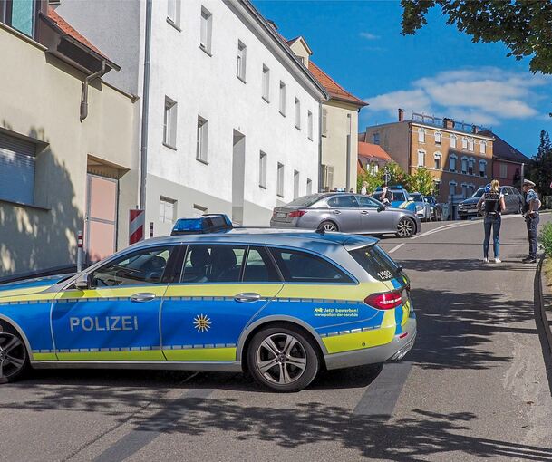 Viele Polizisten waren bei dem Einsatz vor drei Jahren vor dem Marstall. Archivfoto: Holm Wolschendorf
