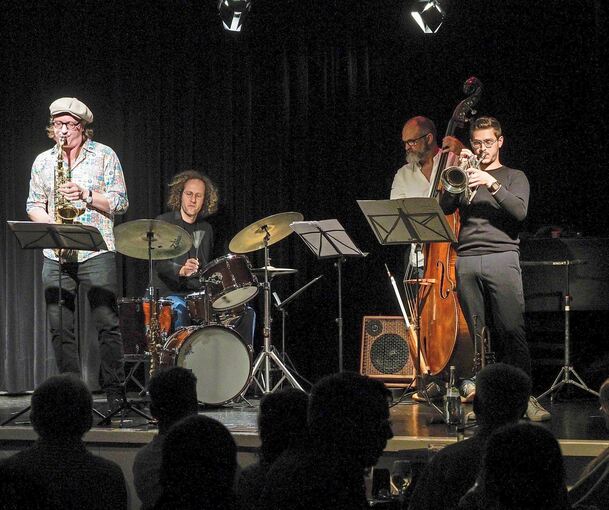 In neuer Formation: (von links) Saxofonist Magnus Mehl mit seinem Bruder Ferenc Mehl am Schlagzeug, Bassist Dietmar Fuhr und Trompeter Christian Mehler . Foto: Holm Wolschendorf