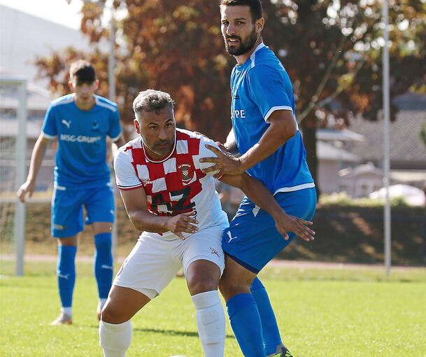 Duell der Routiniers: Croatias Ali Parhizi (vorne) gegen Micha-Colin Läubin. Foto: Baumann