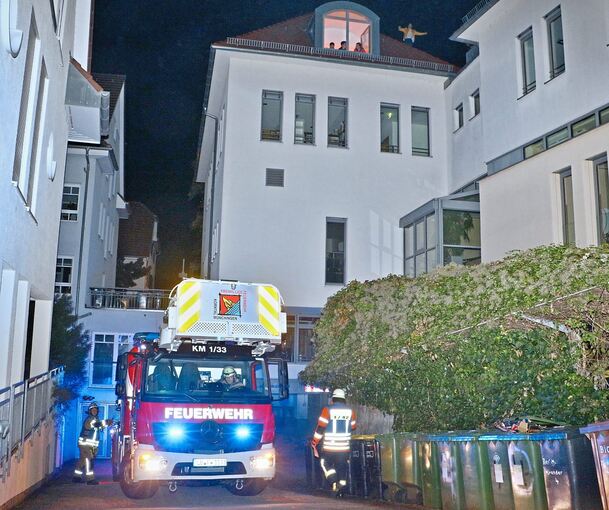 Die Korntaler Drehleiter war auf der anderen Gebäudeseite postiert.