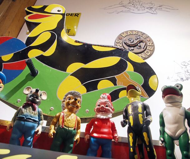 Alle schön aufgereiht: Lurchi und seine Freunde sind im Bietigheimer Hornmoldhaus zu sehen.Foto: Alfred Drossel
